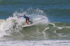 Isabelle-Nalu-fazendo-sua-primeira-final-no-QS-com-apenas-15-anos-Crédito-Daniel-Smorigo-World-Surf-League