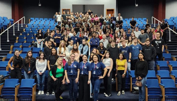 Estagiários da prefeitura participam de reunião